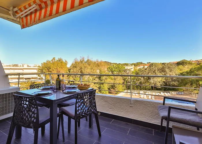 Centre St Tropez - 2 Pieces -Clim Piscine Parking