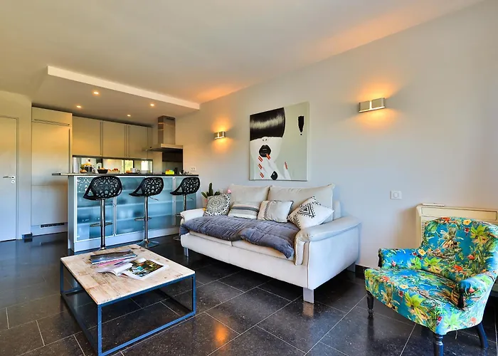 Centre St Tropez - 2 Pieces -Clim Piscine Parking
